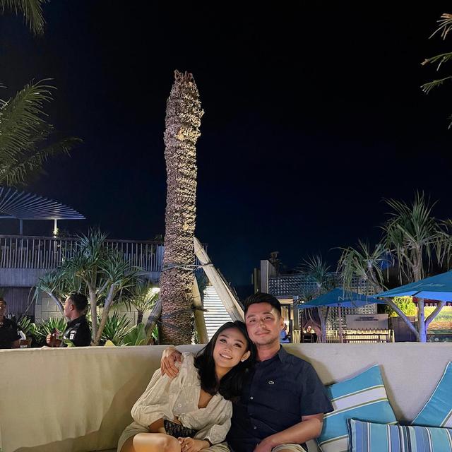 7 Potret Oline Mendeng Pamer Kemesraan dengan Kekasih Ini Tuai Banyak Dukungan