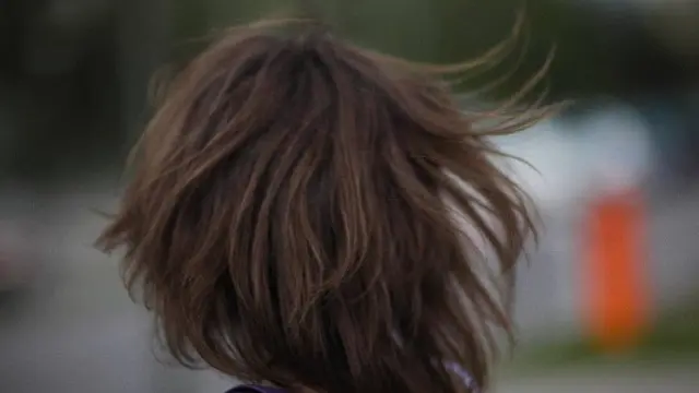 Ilustrasi Model Rambut Shaggy Pendek (Credit: Alexey Demidov/Unsplash)