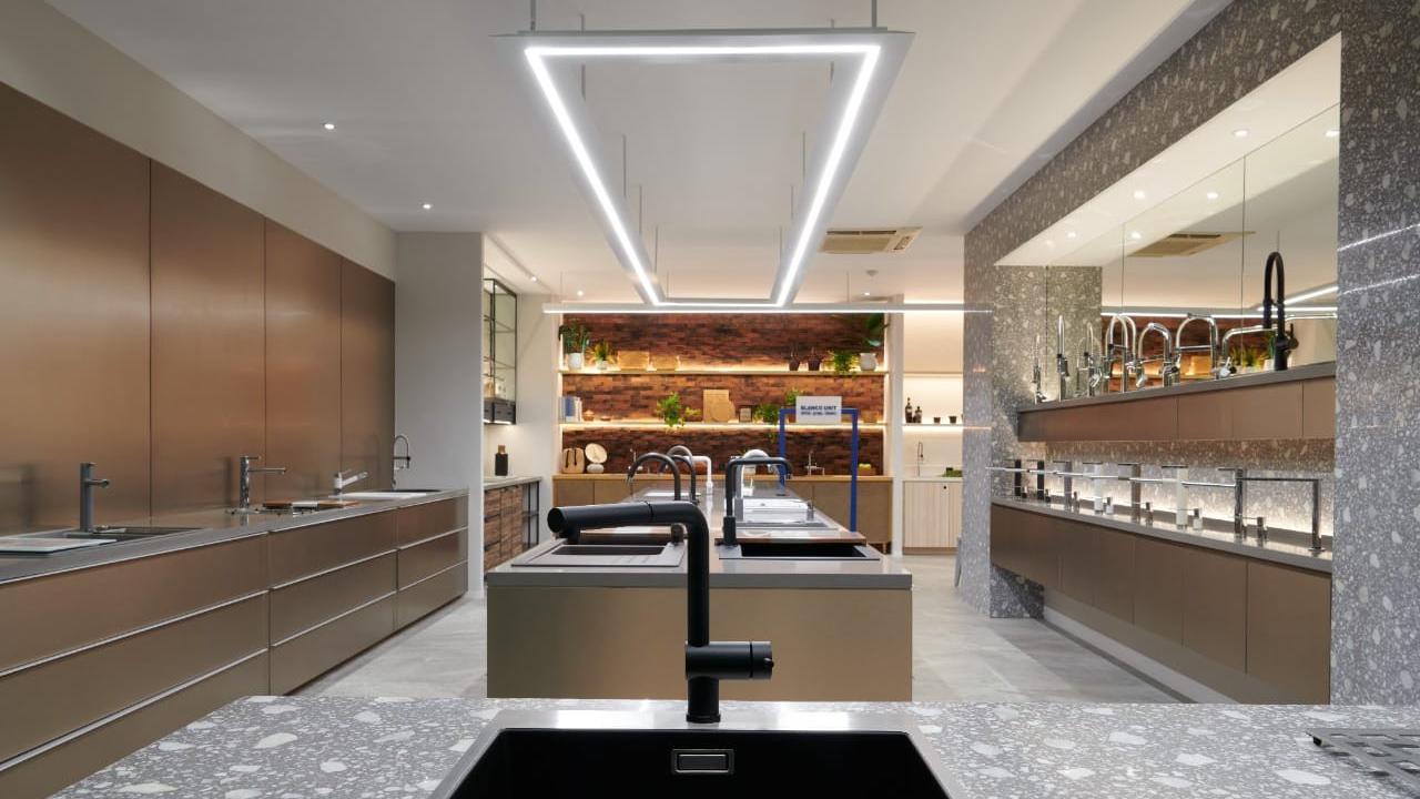 Tampilan Baru Showroom Desain Dapur, Mulai dari Industrial Minimalis sampai Modern