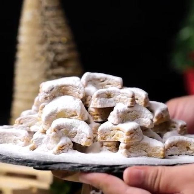Sepiring kue putri salju