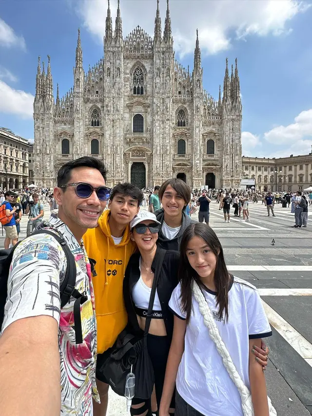 The Sinathrya (Instagram/darius_sinathrya)