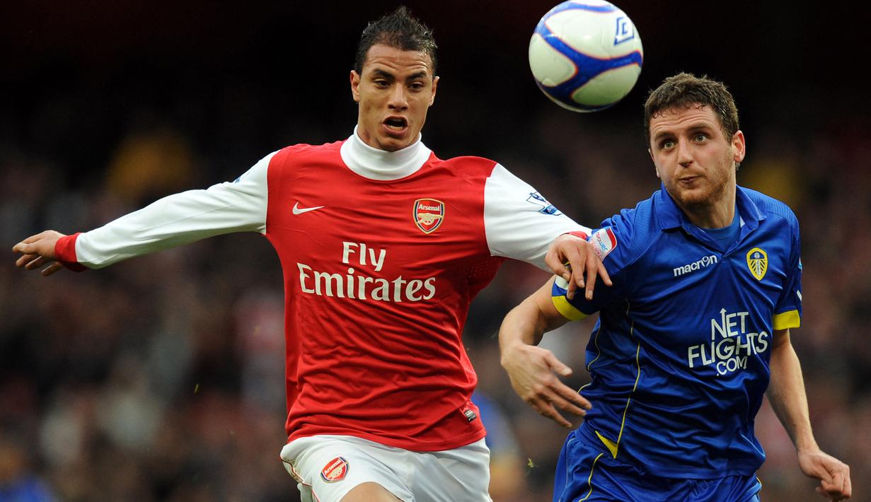 Marouane Chamakh. Eks striker berusia 39 tahun yang telah pensiun pada Mei 2019 bersama Cardiff City ini tercatat pernah memperkuat tiga klub Premier League di Liga Inggris, yaitu Arsenal, West Ham United dan Crystal Palace dalam kurun waktu 2010 hingga 2016. Bersama ketiganya ia total tampil dalam 103 laga di Premier League Liga Inggris dengan torehan 15 gol dan 9 assist. Bersama Timnas Maroko sepanjang kariernya ia mengemas total 65 penampilan dengan torehan 18 gol. (AFP/Adrian Dennis)