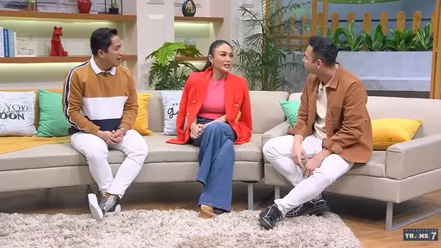 Raffi Ahmad dan Yuni Shara di acara FYI