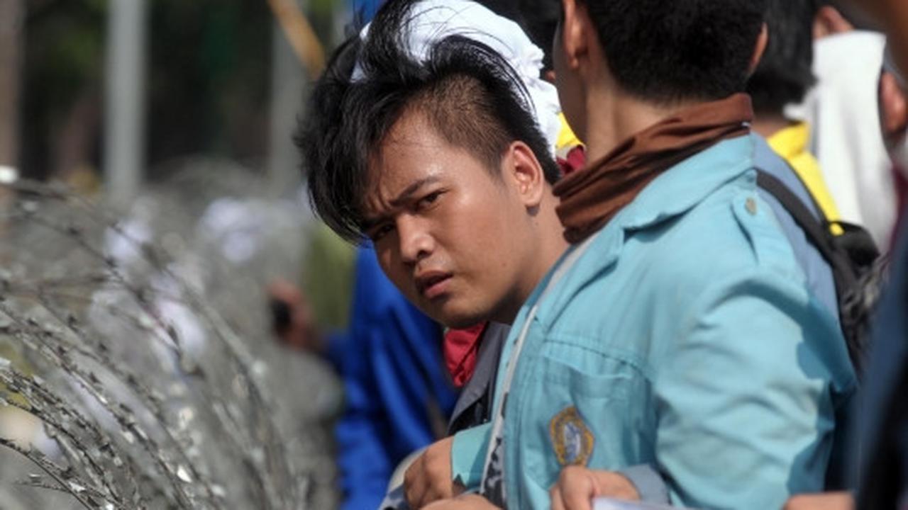 Ratusan mahasiswa gelar 'Sidang Rakyat' di depan Istana Merdeka