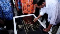 Gubernur DKI Jakarta Joko Widodo resmikan Pasar Pos Pengumben, Jakarta Barat, Selasa (20/5/2014) (Liputan6.com/Andrian M Tunay).