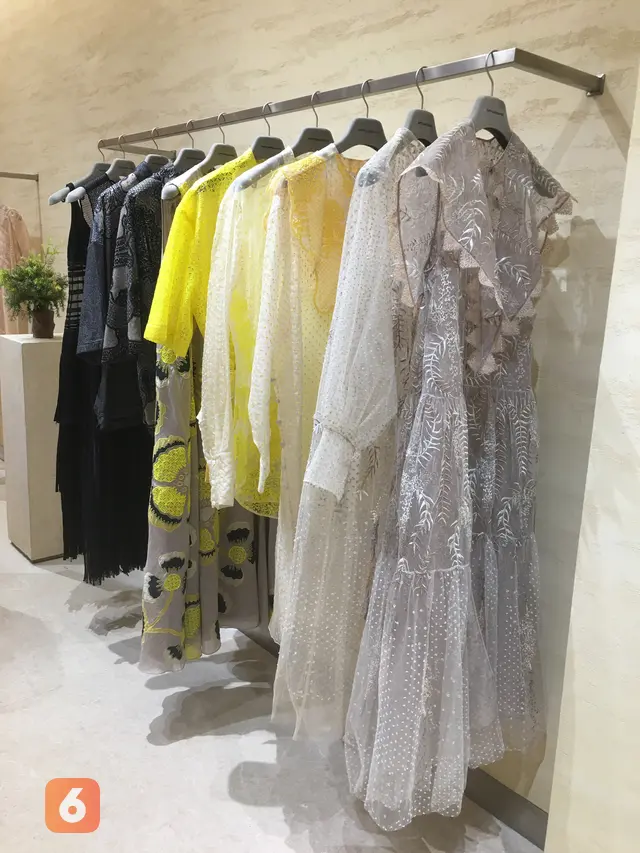 Napas Optimisme di Koleksi Sapto Djojokartiko Spring/Summer 2023
