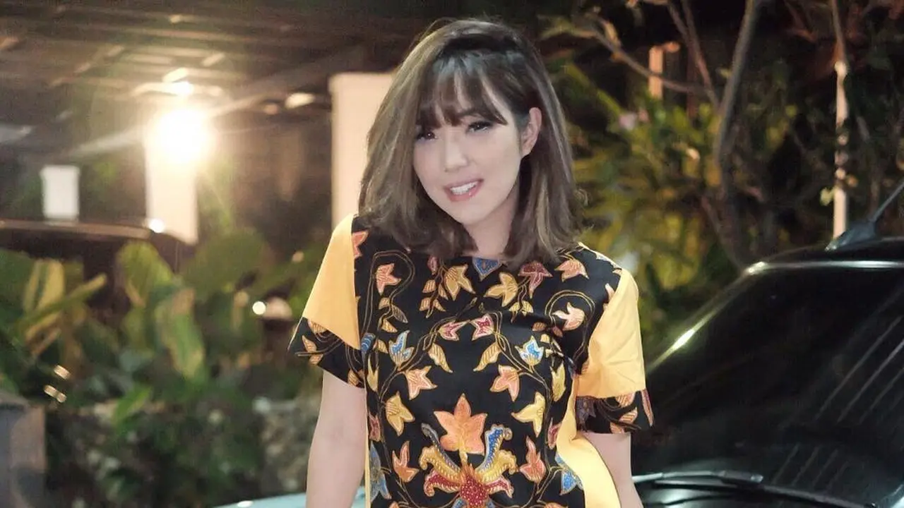 [Bintang] Koleksi Dress Seleb untuk Imlek