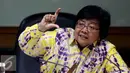 Menteri Lingkungan Hidup dan Kehutanan (LHK) Siti Nurbaya memberikan keterangan pers di Jakarta, Selasa (6/9). Jumpa pers tersebut terkait penyanderaan tujuh Penyidik PNS KLHK oleh pelaku pembakar hutan di Riau. (Liputan6.com/Johan Tallo)