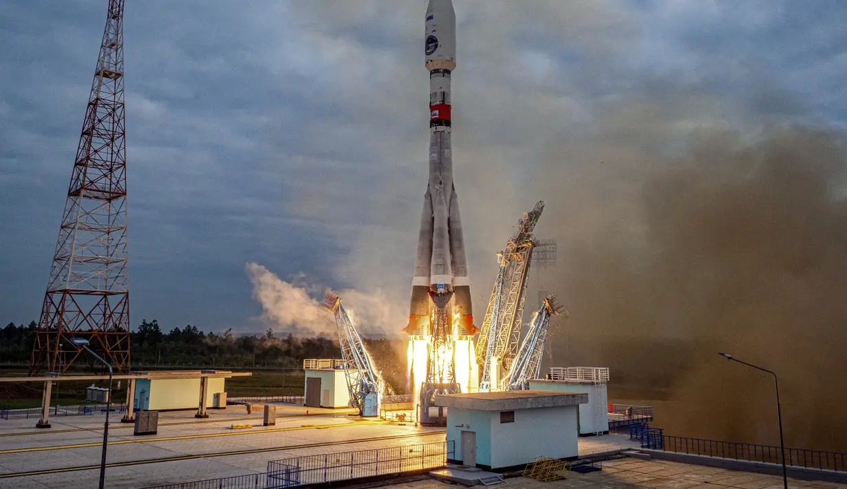 Pendarat bulan Rusia diperkirakan akan mencapai bulan pada 23 Agustus.  (Roscosmos State Space Corporation via AP)