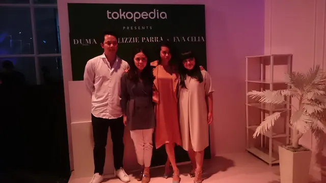 Modis dan Menarik ala Eva Celia di Bulan Kasih Sayang
