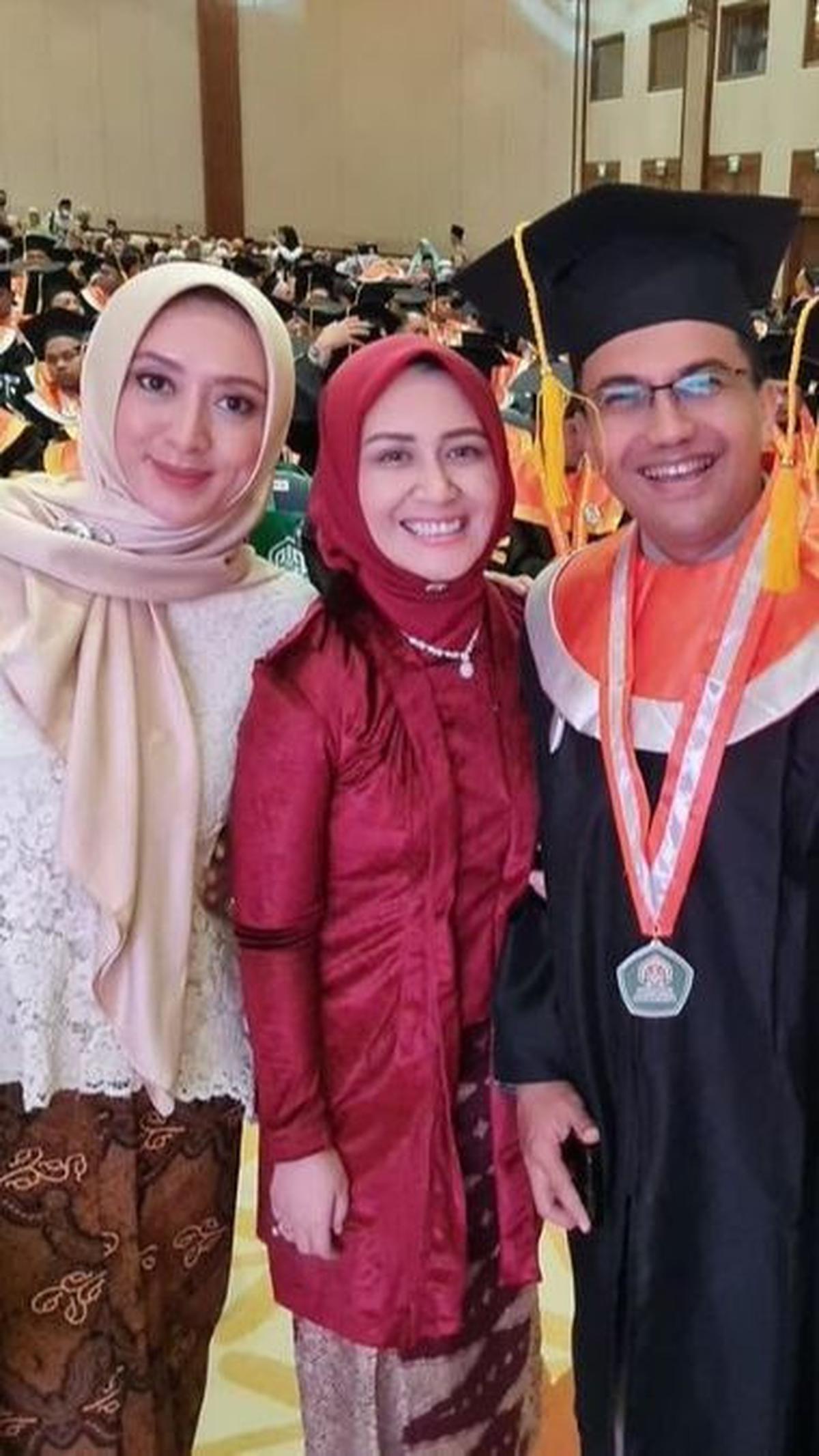 Lulus Bareng David Chalik