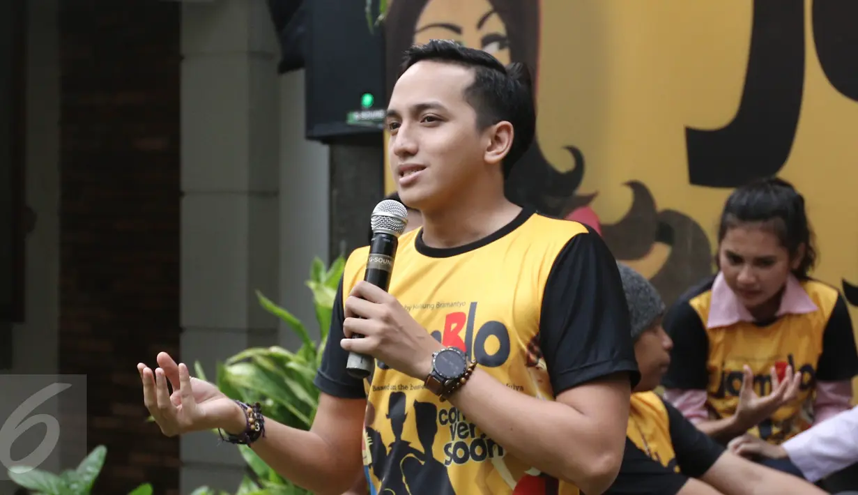 Ge Pamungkas saat jumpa pers di Kantor Falcon Pictures, Jakarta, Kamis (16/3). Ge Pamungkas menjadi salah satu pemain dalam film Jomblo Coming Very Soon yang disutradarai Hanung Bramantyo. (Liputan6.com/Herman Zakharia)