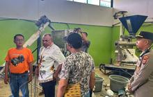 Pabrik Pakan Nabire Topang Ekonomi Petani dan Peternak, Kapolda Papua Tengah Beri Dukungan Penuh