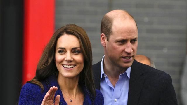 Kate Middleton dan Pangeran William. (Foto: AP Photo/Kin Cheung)