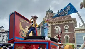 Laporan Liputan6.com dari Hong Kong: Seharian Menikmati Pixar Summer Fest di Disneyland
