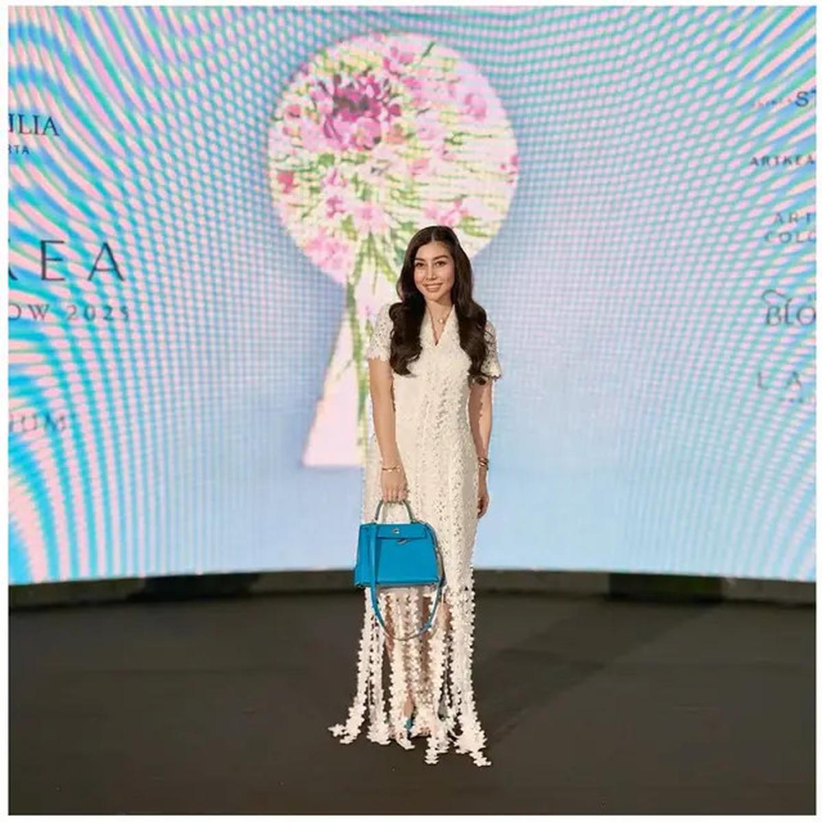 5 Artis Hadir di Artkea Annual Show 2025, Detail Menawan Pakai Outfit Brokat