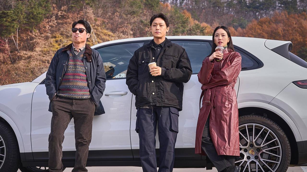 Exhuma Dominasi Hampir di Semua Nominasi Blue Dragon Film Awards 2024, Kira-kira Siapa Pemenangnya?