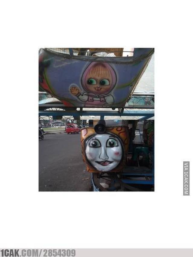 8 Potret Nyeleneh Bentuk Wahana Odong-Odong Ini Kocak