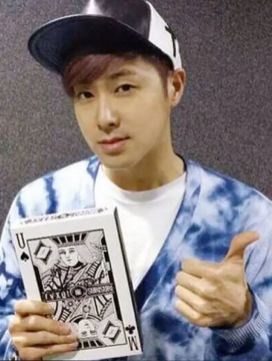 Tersiar kabar bahwakenaikan pangkat yang diterima Jung Yunho juga berpengaruh terhadap penghasilannya yang juga ikut bertambah. (Instagram/uknow_official)