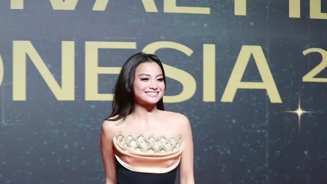 Pesona Acha Septriasa yang Effortless Namun Memikat di Festival Film Indonesia 2025