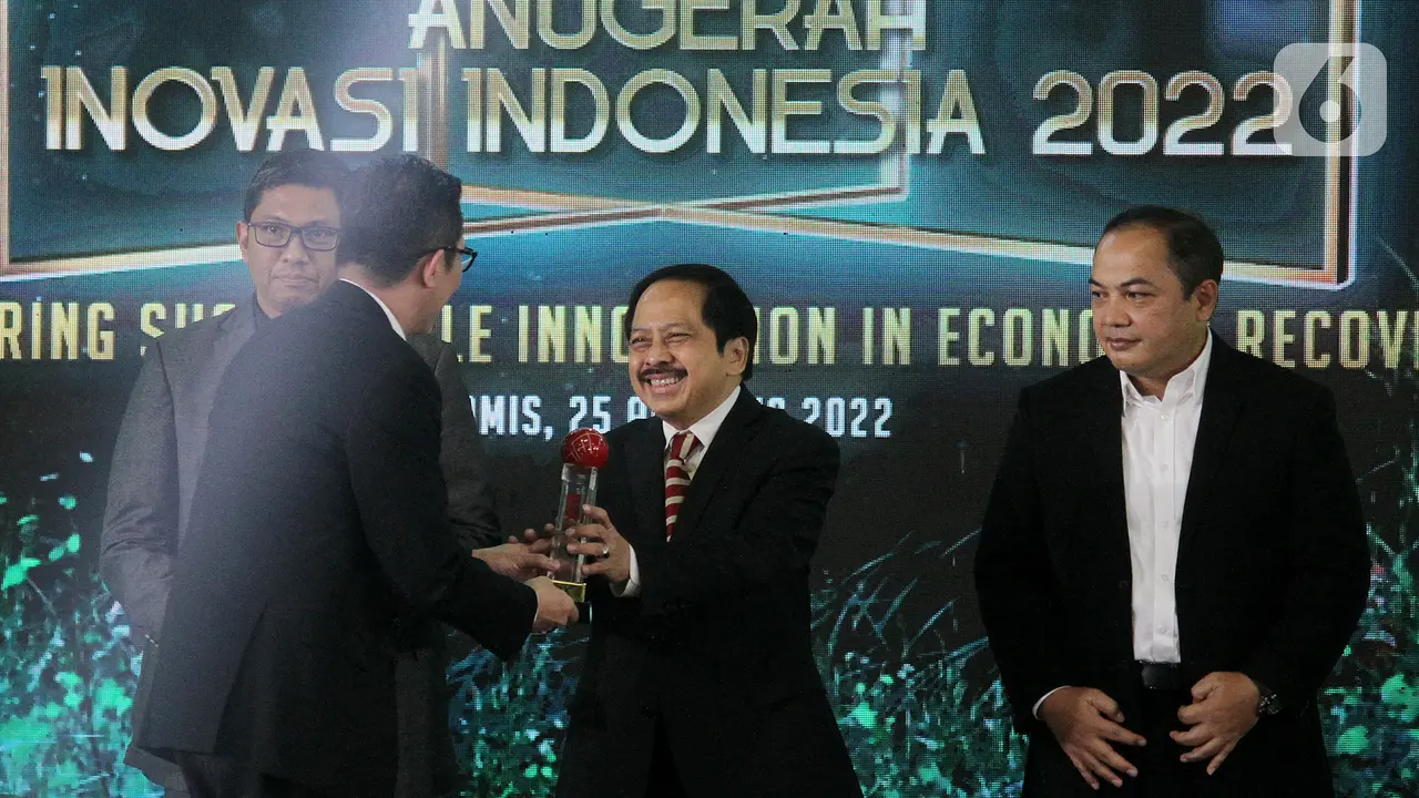 Tiga Kali Juara, Smartfren Sabet Penghargaan IDX Channel Anugerah Inovasi Indonesia 2022