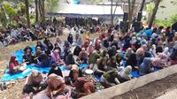 Pada Minggu (19/3/2023) para habib yang ada di kampung tersebut, berbaur menjadi satu dengan warga turut serta menggelar tradisi nyadran.