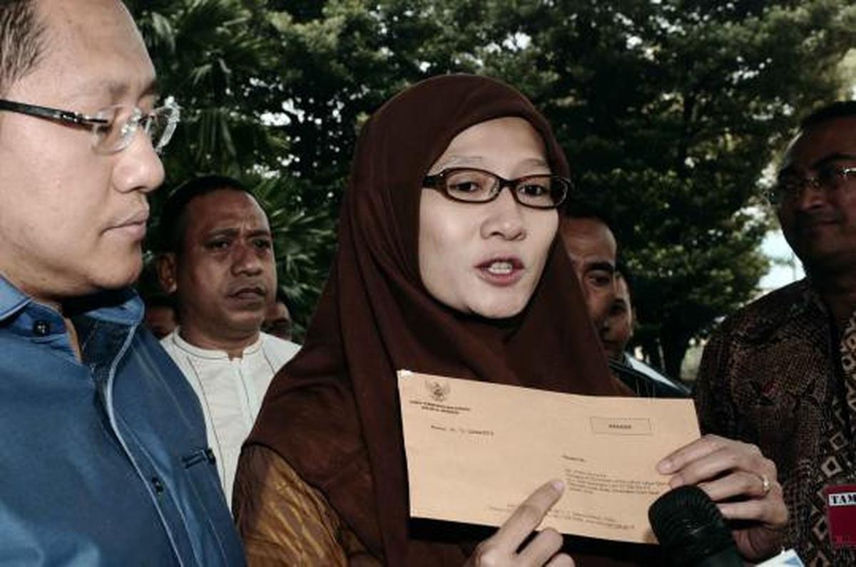 Anas Urbaningrum, Athiyyah Laila, dan mawar putih
