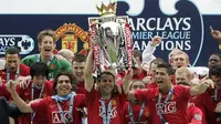 Selama kariernya di Old Trafford, Ryan Giggs turut membantu Manchester United meraih 13 trofi premier league, 4 piala FA, 3 piala liga, 9 Community Shield, 2 trofi liga champions. (AFP/Paul Ellis)