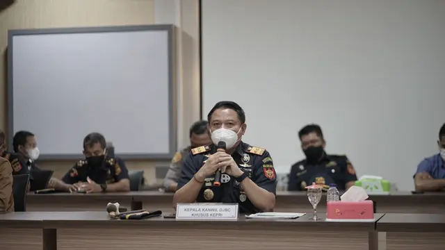 Kantor Wilayah Direktorat Jenderal Bea Cukai Khusus Kepulauan Riau melakukan audiensi dengan Forkopimda Kabupaten Karimun, usai insiden penembakan Haji Permata dalam penindakan terhadap penyelundupan rokok di Tembilahan. (Foto: Liputan6.com/Ajang Nurdin)