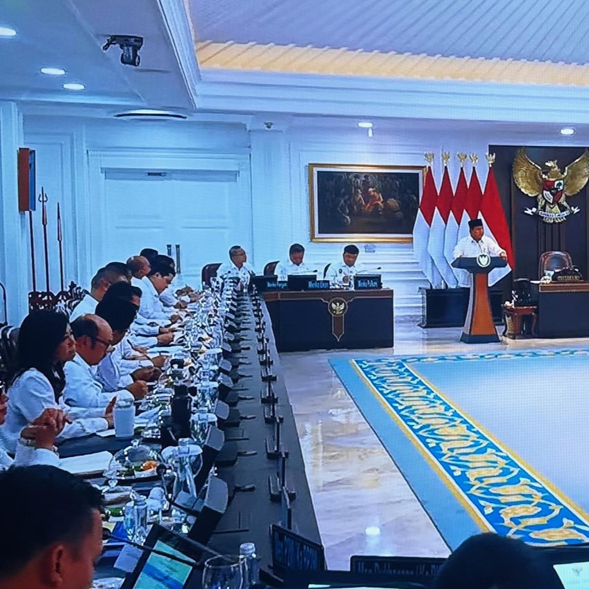 prabowo pimpin rapat kabinet