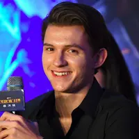 Tom Holland, saat ini sedang menjadi pusat perhatian masyarakat lantaran perannya sebagai Spider-Man di filmnya yang berjudul Spider-Man: Homecoming. Bukan hanya jago akting, ternyata Tom punya bakat lainnya. (AFP/Bintang.com)