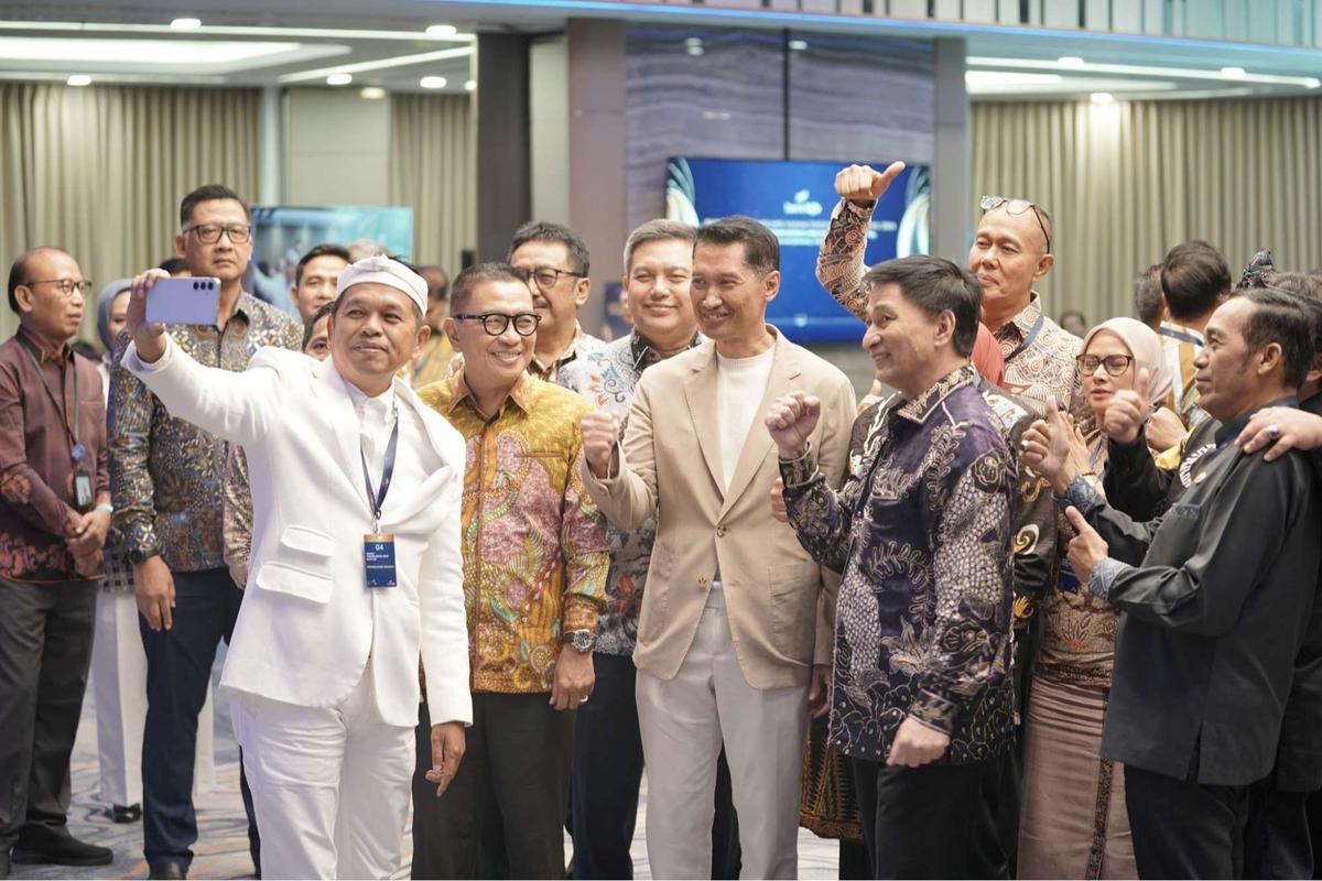Gubernur Jawa Barat Dedi Mulyadi rombak total pejabat Bank BJB