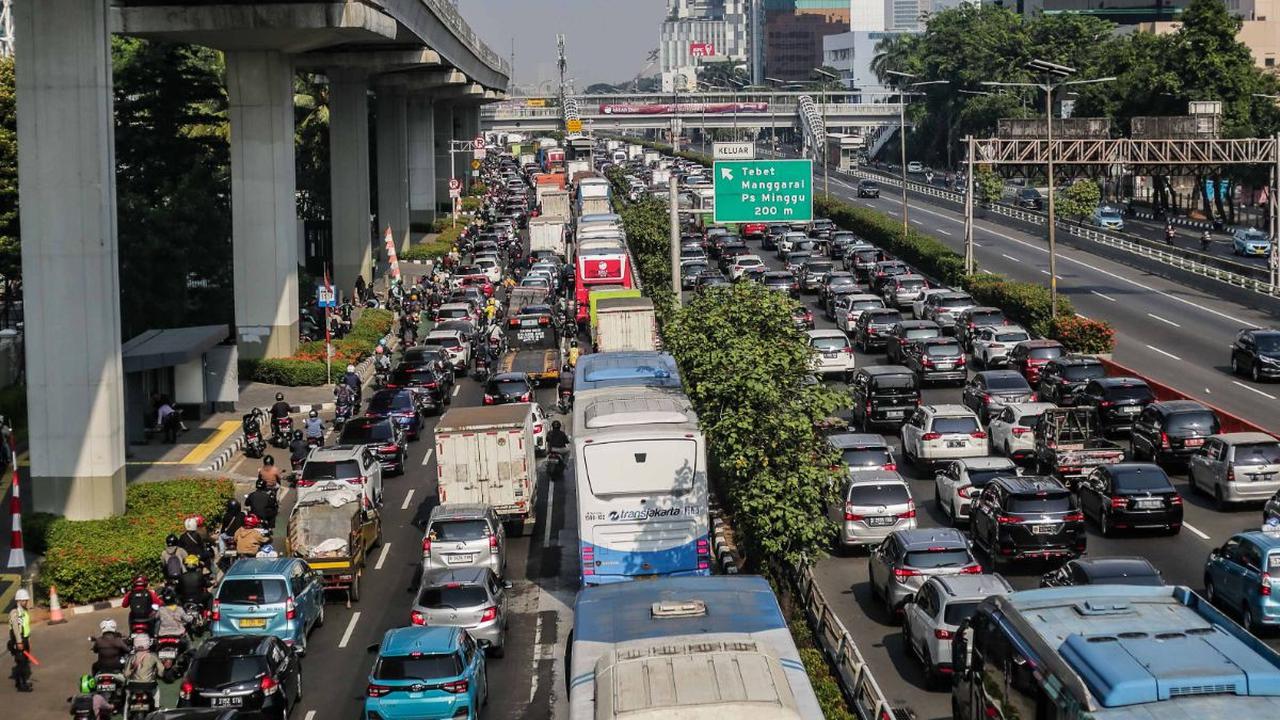 Terlihat dari pantauan udara Jalan MT Haryono mengalami kepadatan lalu lintas yang luar biasa pada, hari Rabu (6/9/2023).