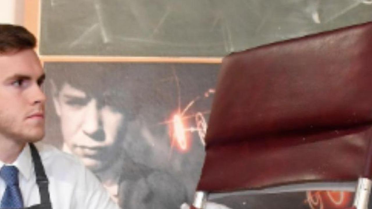 Kursi Roda Stephen Hawking