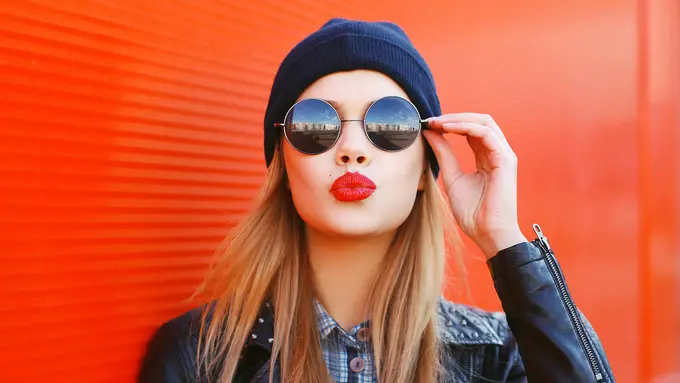 [Bintang] Cerdas, 4 Zodiak Ini Nggak Cuma Menawan Luarnya Saja