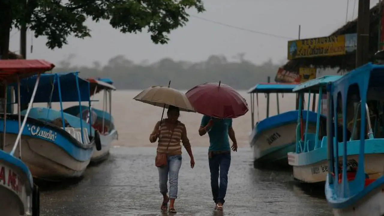 Sebelum Badai Katia menerjang Veracruz. Meksiko. (AP/Eduardo Verdugo)