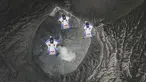 Tim Red Bull Skydive mencatat sejarah menjadi tim yang pertama kali melakukan penerjunan dengan wingsuit di atas Gunung Bromo, Jawa Timur. 2 Maret 2015. (Red Bull Content Pool)