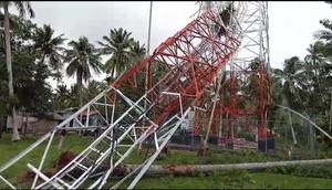 Tower telekomunikasi di Natuna roboh. (Istimewa)