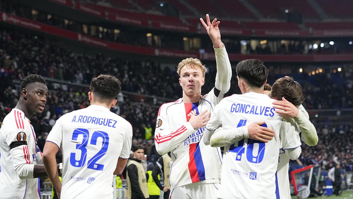 Hasil Liga Europa: Lyon Perkasa di Puncak, Wakil Indonesia Alami Nasib Berbeda