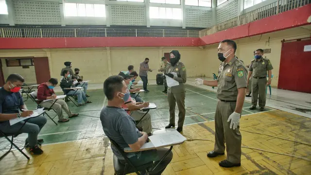 Warga ambil KTP