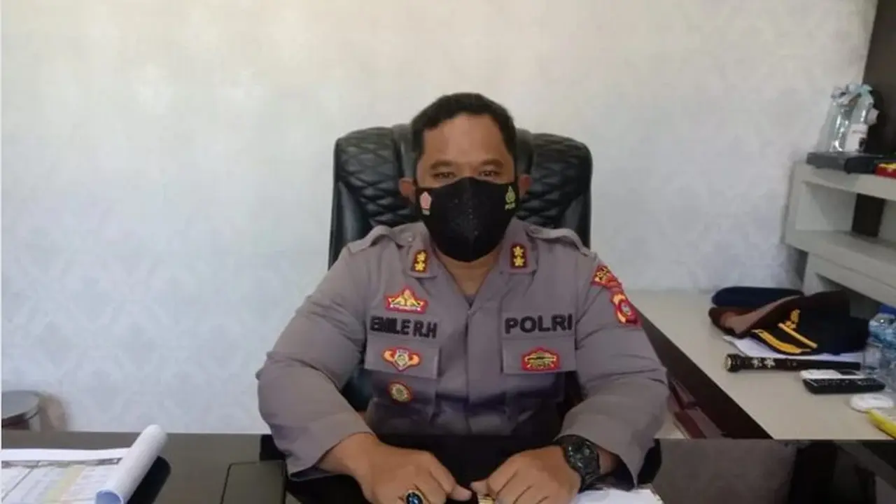 AKBP Emile Reisitei Hartanto dicopot