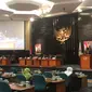Gubernur Anies Baswedan dan Wakil Gubernur DKI Sandiaga Uno menyampaikan RPJMD Tahun 2017-2022 di Gedung DPRD DKI Jakarta. (Liputan6.com/Delvira Chaerani Hutabarat)