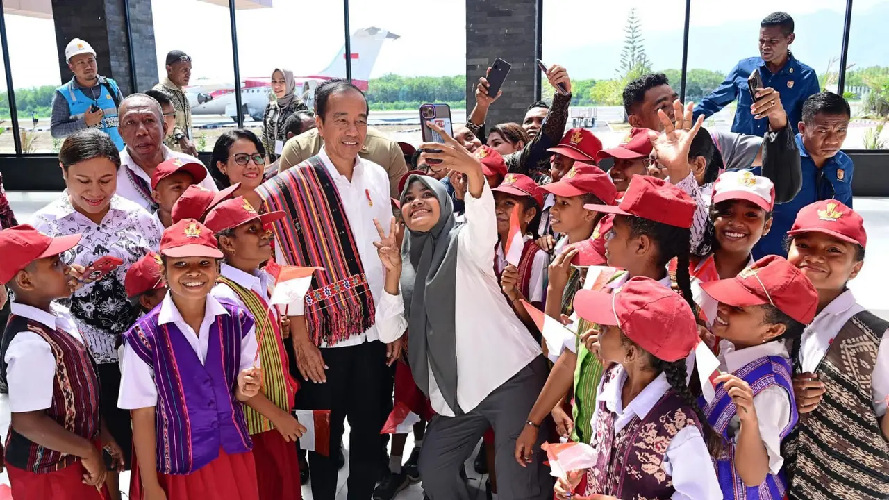 Jokowi di NTT. (Liputan6.com/Ola Keda)