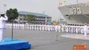 Citizen6, Jakarta: Aslog Pangkolinlamil Kolonel Laut (T) Riyadi Syahardani bertindak selaku Inspektur Upacara pada Upacara Peringatan Hari Pahlawan 2012 di Dermaga Kolinlamil, Tanjung Priok, Jakarta, Sabtu (10/11). (Pengirim: Dispenkolinlamil) 