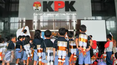 Komisi Pemberantasan Korupsi (KPK) adakan Playday Anti Korupsi yang diikuti anak-anak PAUD/TK di Gedung KPK baru, Jakarta, (19/5). Bertema 'Tamasya ke Bulan' kegiatan ini bertujuan untuk membangun karakter anak yang baik. (Liputan6.com/Yoppy Renato)