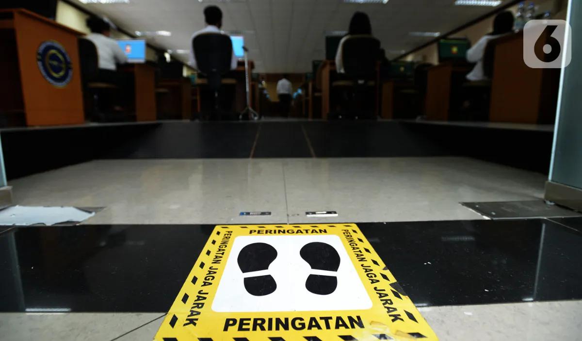 "Sesuai dengan keputusan Pak Menteri PANRB (Azwas Anas) mereka diblokir sampai dengan 3 tahun. Selama 3 tahun yang bersangkutan tidak bisa ikut seleksi,"&nbsp;