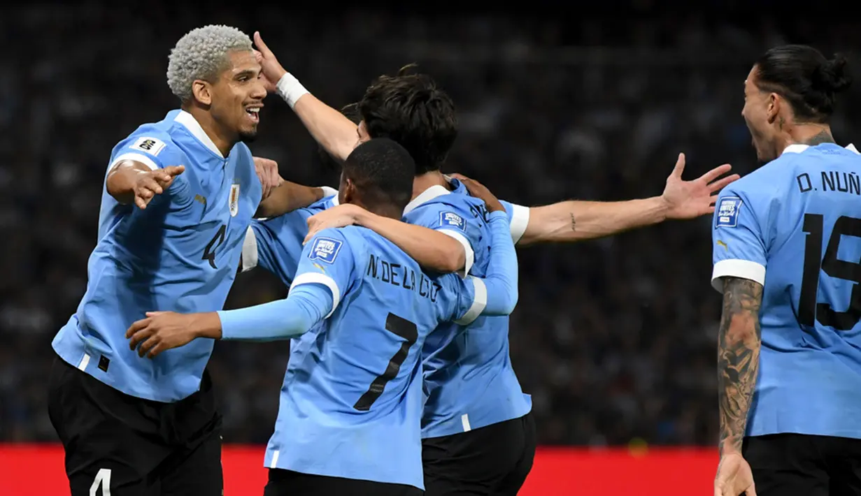 Gol-gol Uruguay ke gawang Argentina dicetak oleh Ronald Araujo pada menit ke-41 dan Darwin Nunez pada menit ke-87. (AP Photo/Gustavo Garello)