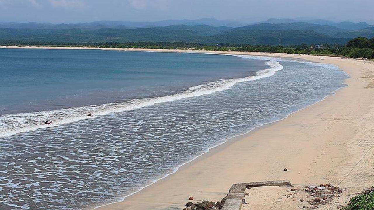 <b>Pantai Santolo</b><br>
