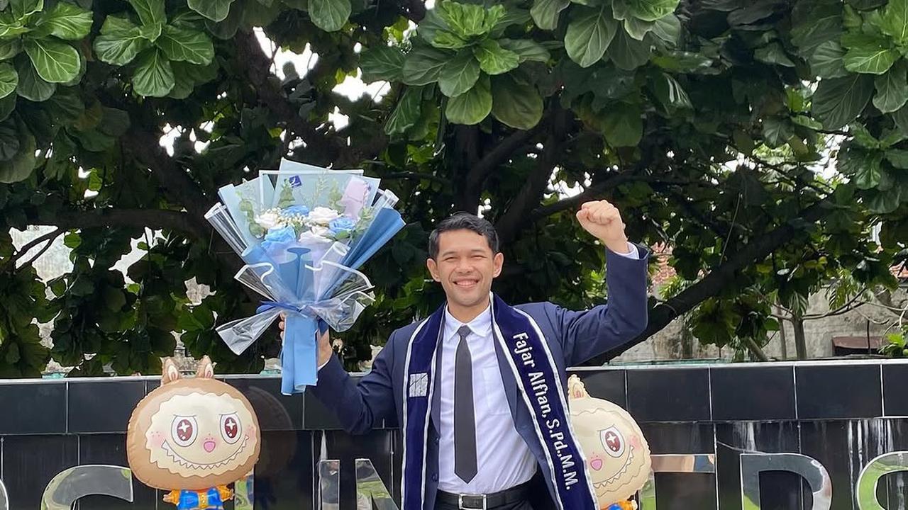 Pebulutangkis Fajar Alfian Resmi Sandang Gelar Master