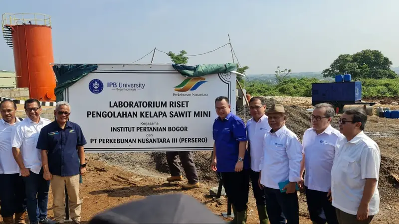 Holding Perkebunan Nuantara PTPN III (Persero) bersama Institut Pertanian Bogor (IPB), menggelar peresmian Laboratorium Riset Pengolahan Kelapa Sawit Mini